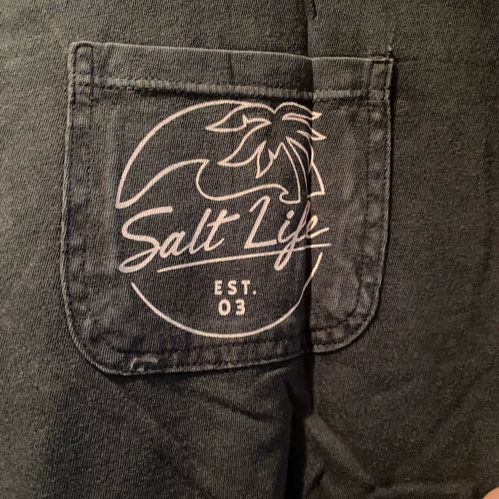 🍉Salt Life Women’s Paradise, Awaits, Gray Crop Top Short Sleeves NWT - Picture 3 of 4